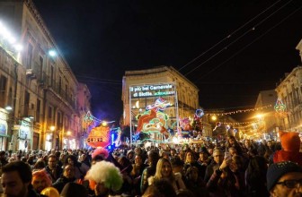 ACIREALE, QUANDO IL TURISMO PASSA DAL FOLCLORE POPOLARE