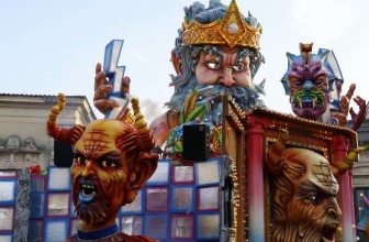 AD ACIREALE «IL PIÙ BEL CARNEVALE DEGLI ULTIMI 20 ANNI»