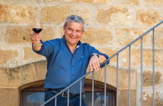 IL 2025 ANNATA STRATEGICA PER COLOMBA BIANCA, VIA ALLA POTATURA NEI VITIGNI E ALL’AFFINAMENTO NELLE CANTINE