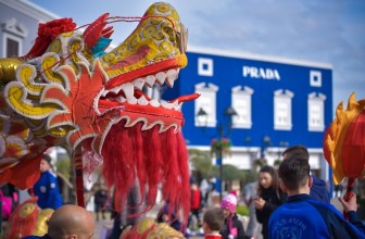 SICILIA OUTLET VILLAGE DÀ IL BENVENUTO ALL’ANNO DEL CANE