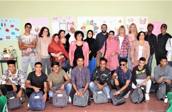 PROGETTO FAMI, L’INCLUSIONE SOCIALE PASSA DAI BANCHI: OLTRE 230 MIGRANTI A SCUOLA DI ALFABETIZZAZIONE