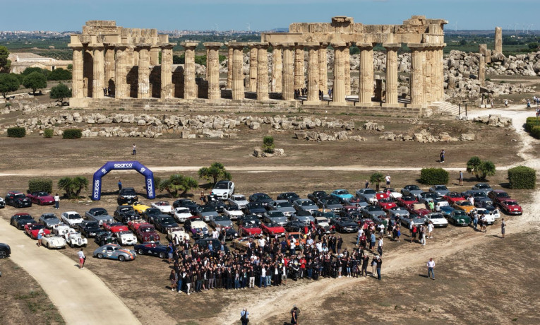 LE BELLEZZE DI SICILIA INCONTRANO LE AUTO D’EPOCA