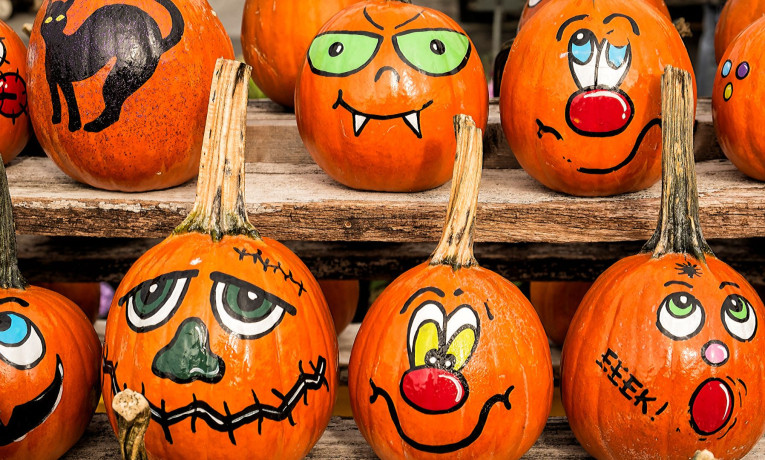 SICILIA OUTLET VILLAGE: ZUCCHE IN FESTA, COCKTAIL D’AUTORE E TENDENZE D’AUTUNNO