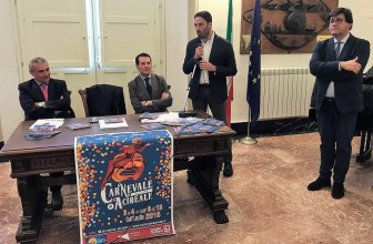 L’ARTE DELLA CARTAPESTA AL «PIÙ BEL CARNEVALE DI SICILIA»  SPAZIO ALLE NUOVE GENERAZIONI DI ARTIGIANI