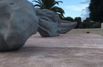 ARTE, EMILIO ISGRÒ SCOLPISCE “IL SOGNO DI EMPEDOCLE” PER IL RADICEPURA GARDEN FESTIVAL