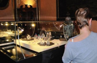AL VIA IL SALONE DEL LUSSO WLF 2011